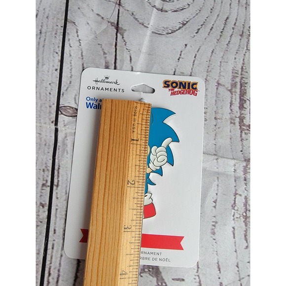 NEW Hallmark SONIC THE HEDGEHOG 3in Flat Enamel Coated Metal Ornament - Picture 3 of 4